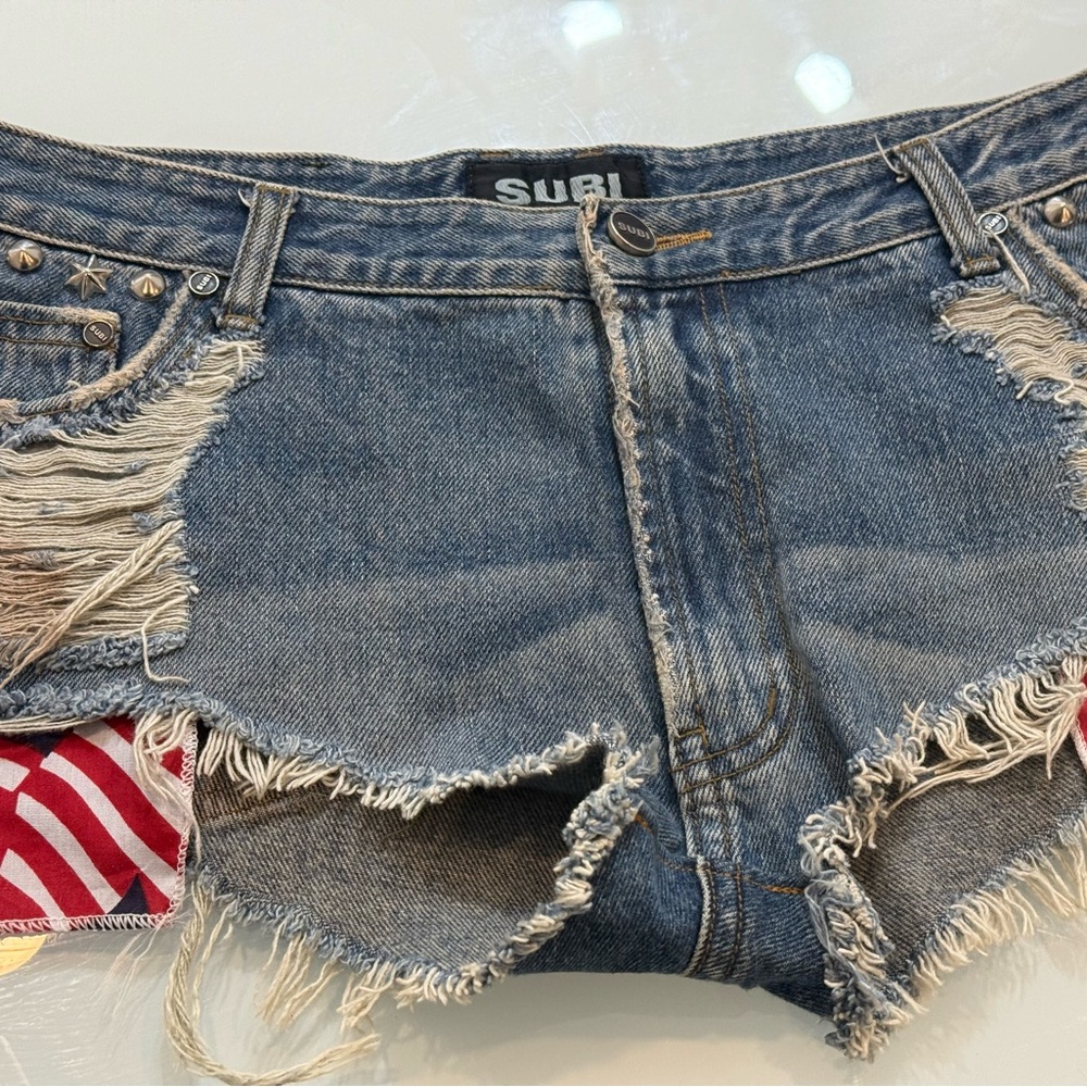 Woman short size 6